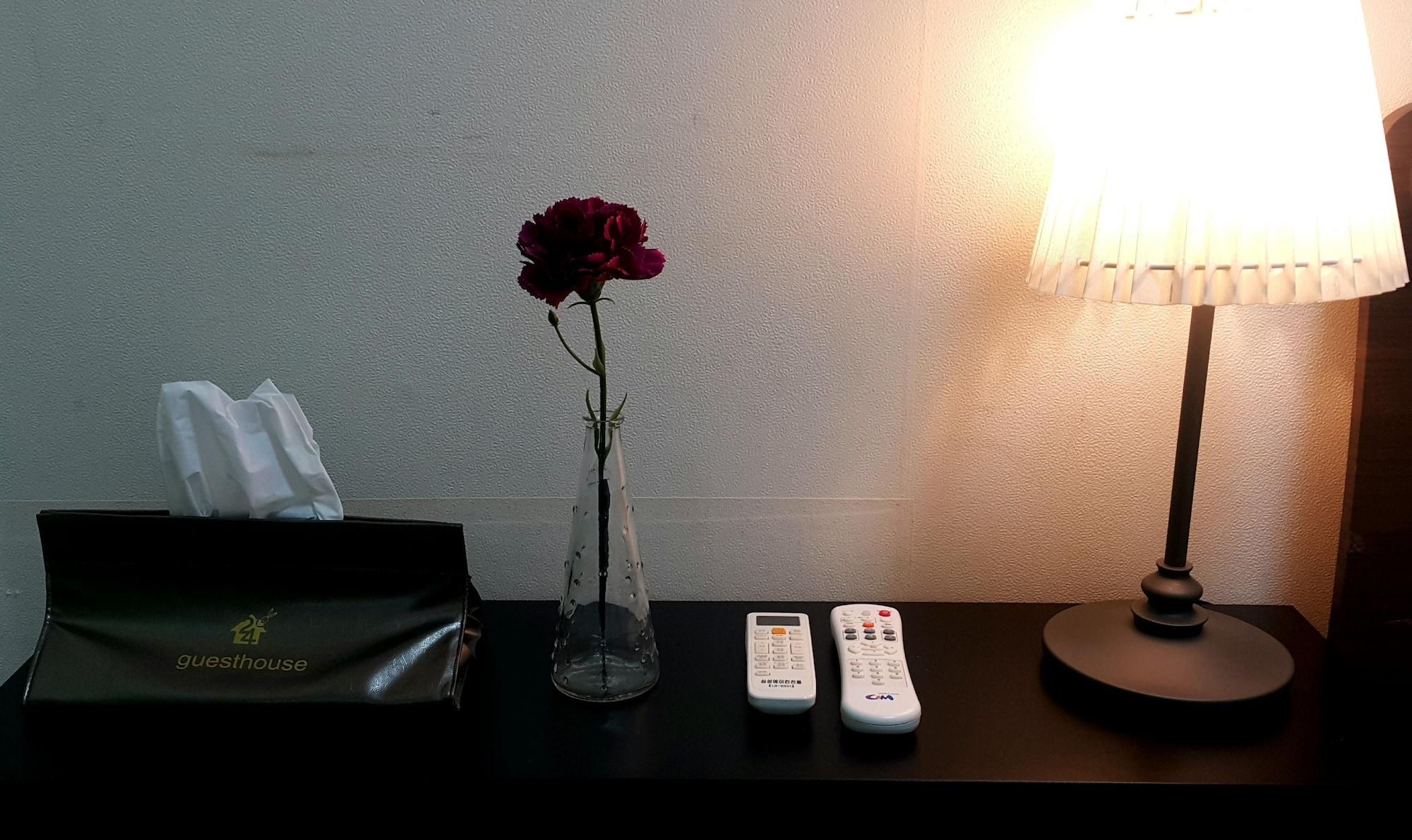 24 Guesthouse Kyunghee University Seoul Bagian luar foto